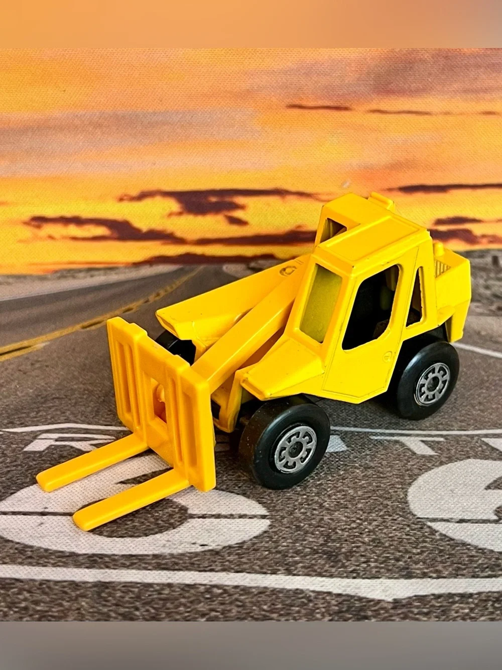 Matchbox Lesney #48 Sambron Jacklift Yellow England Base 1977
